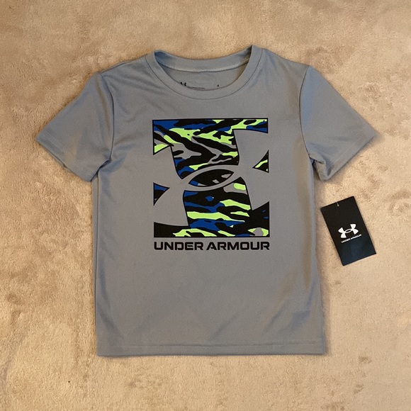 Under Armour Boys Outfit Size 4 - Picture 2 of 7